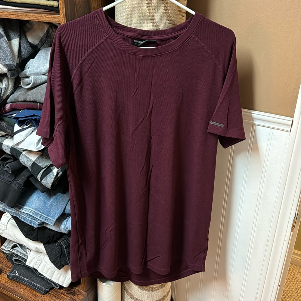 Alphalete Monarch t shirt